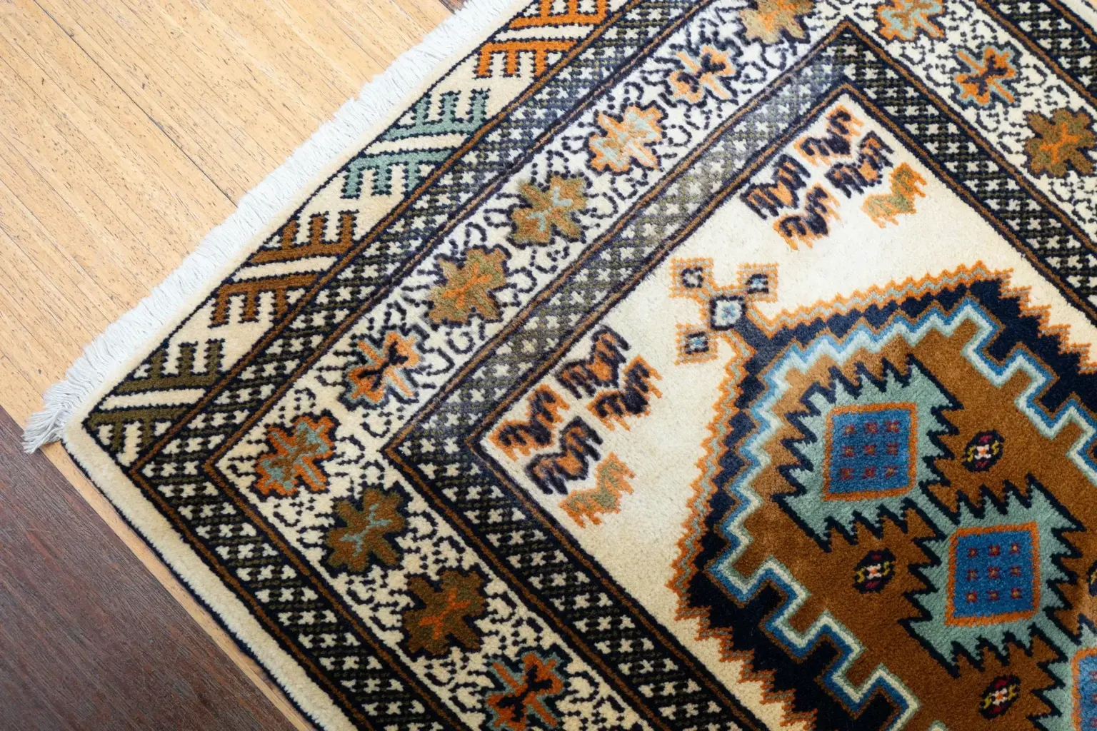 Turkmen Rug 2.2’x2.11′ View 4