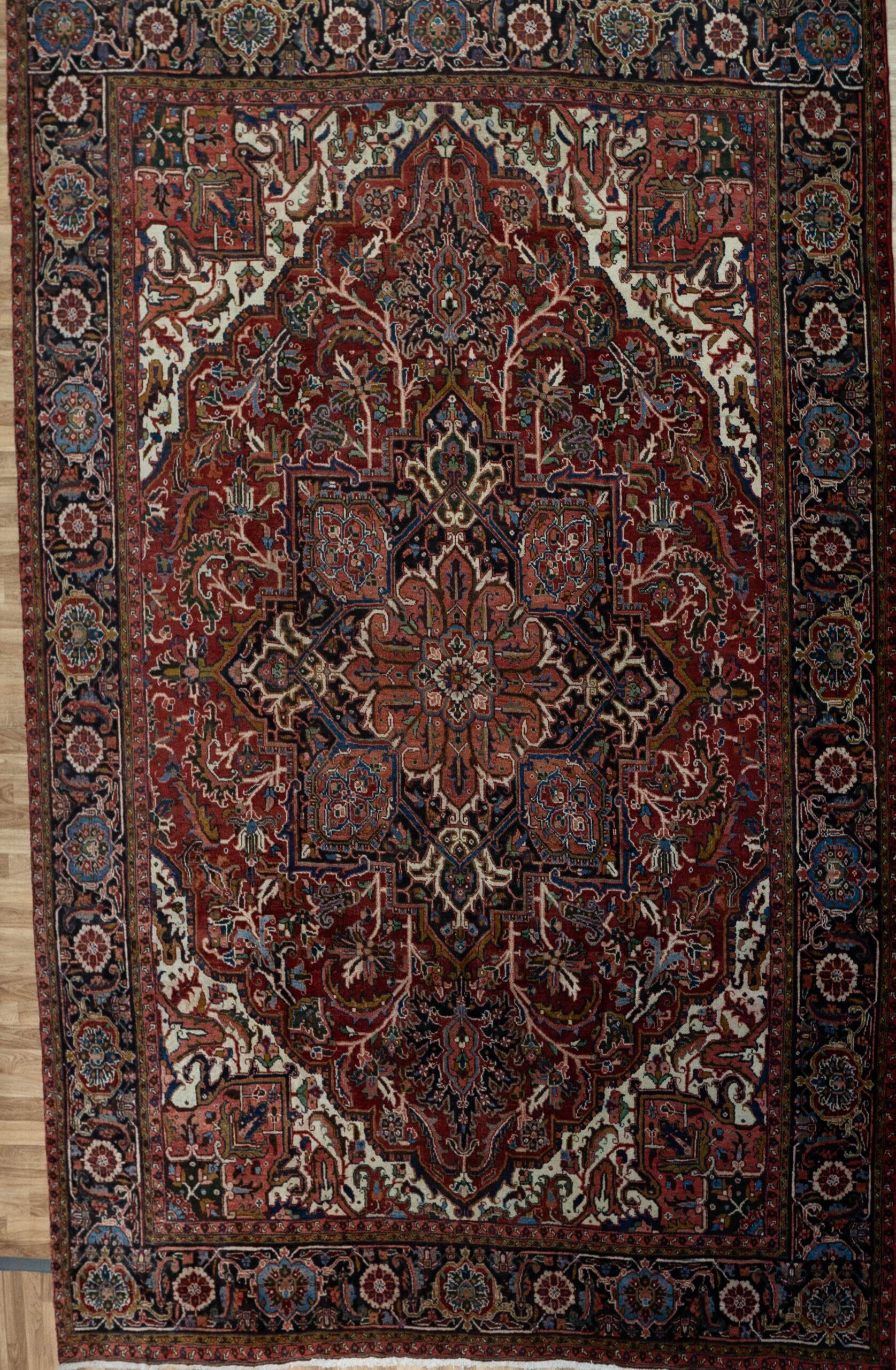 Heriz Wool Rug 9'x12' View 1
