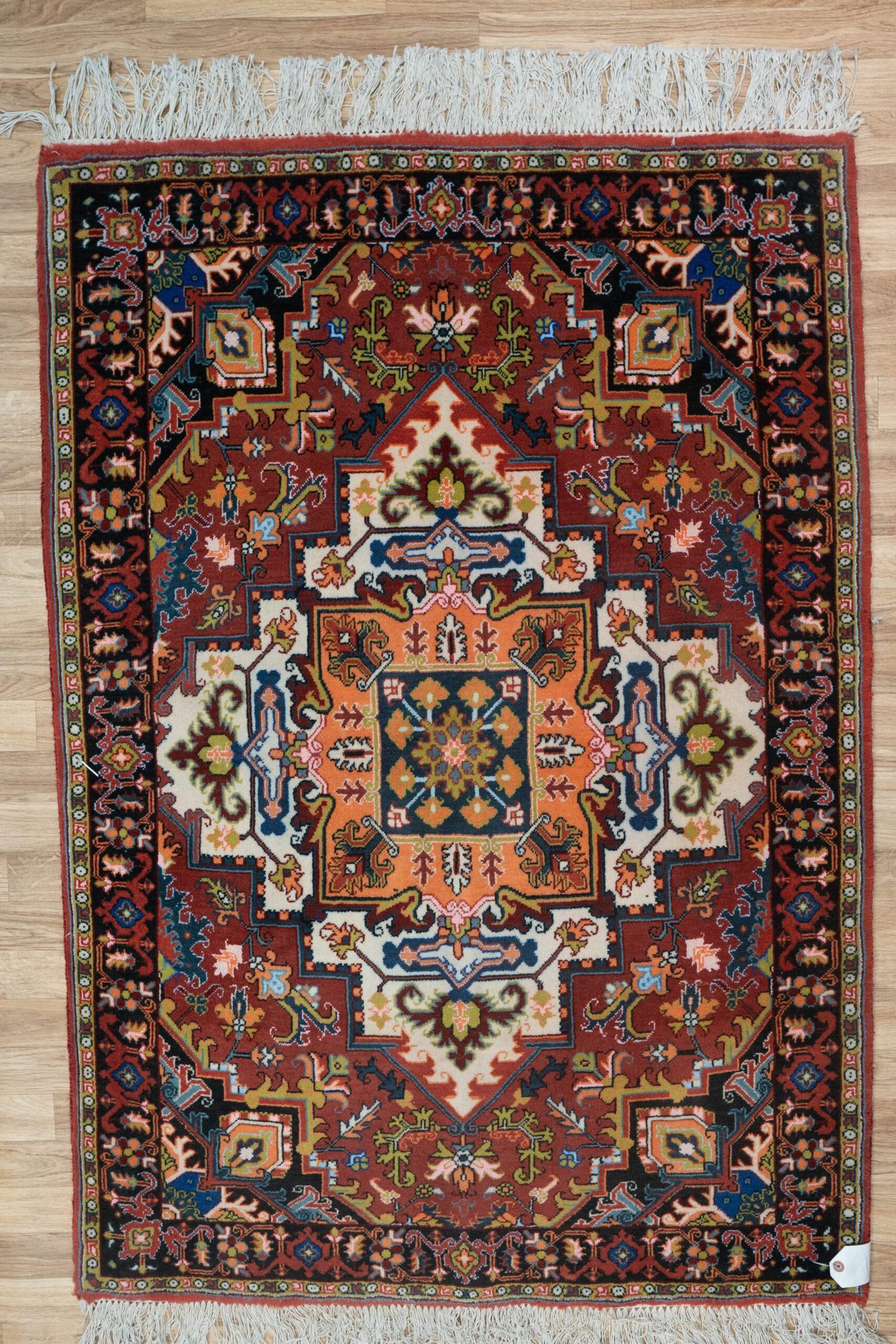 Hariz Rug 3.5x5.5 View 1