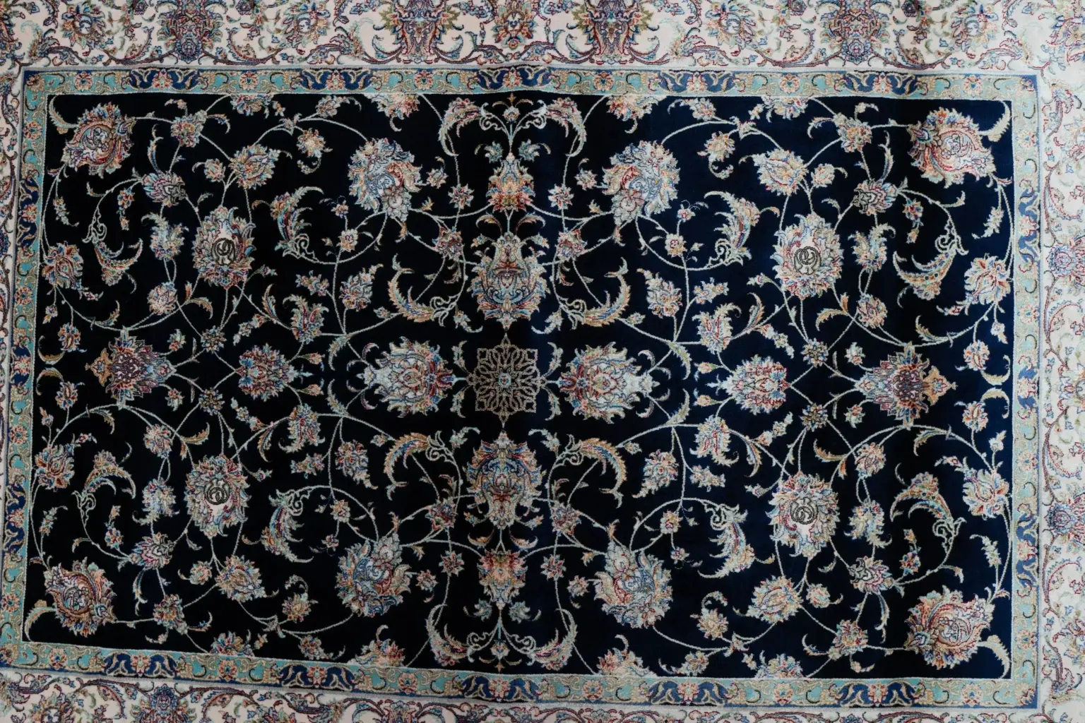 Qum Design Silk Rug 3.0' × 5.0' View 1