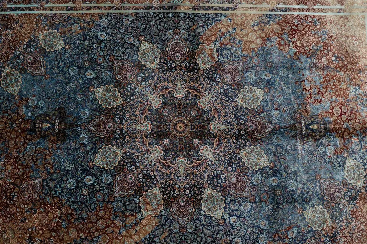 Qum Design Silk Rug 5.0' × 7.0' View 4