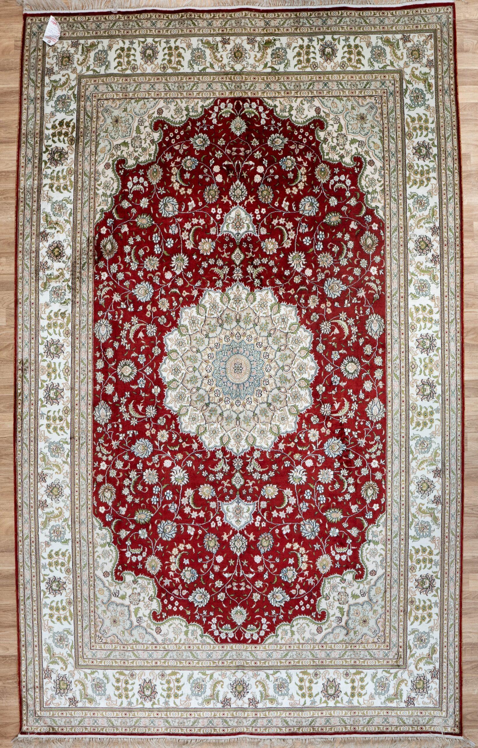 Qum Design Silk Rug 6'x9' View 5