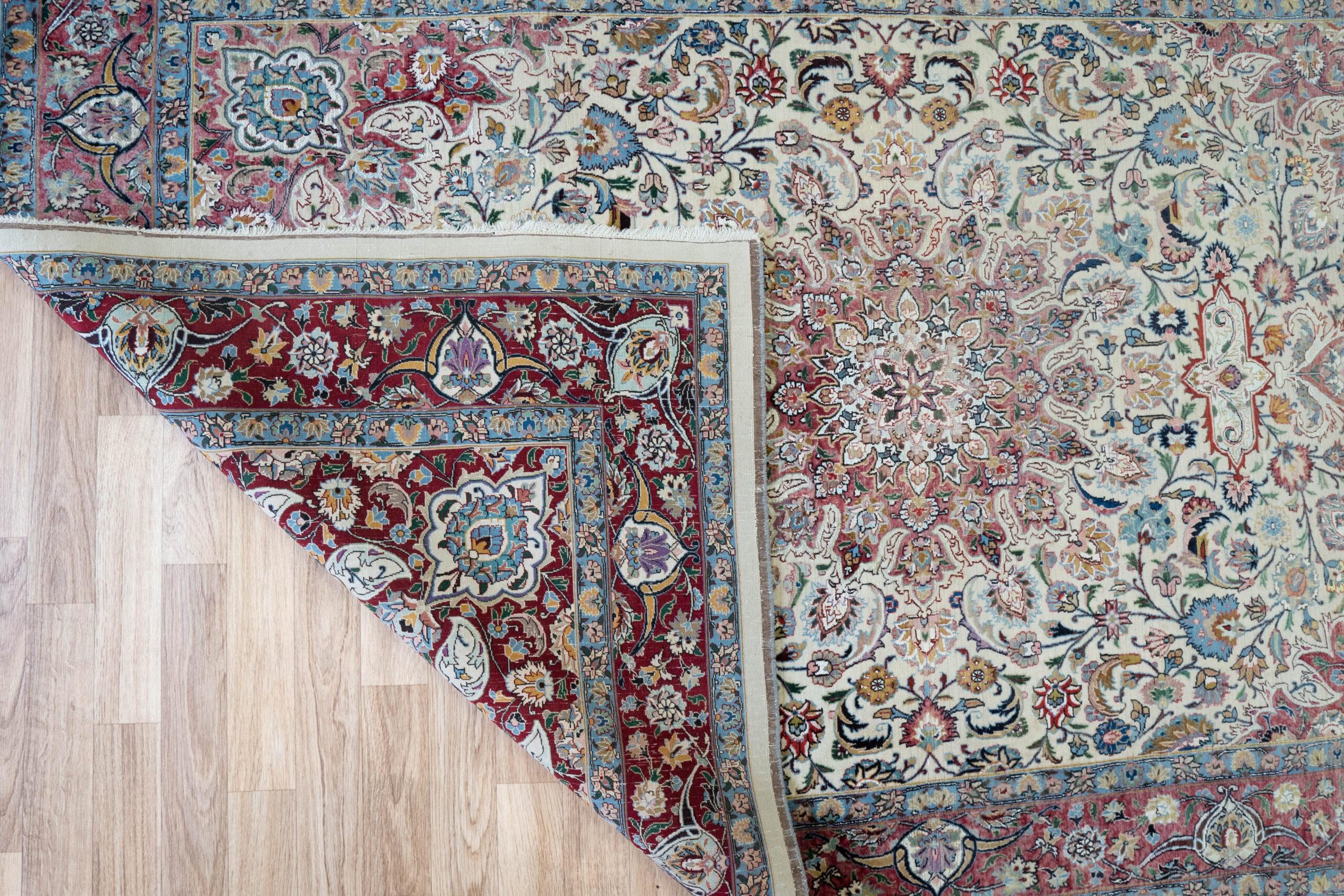 Sarouk Wool Silk Rug 4'x6' View 6