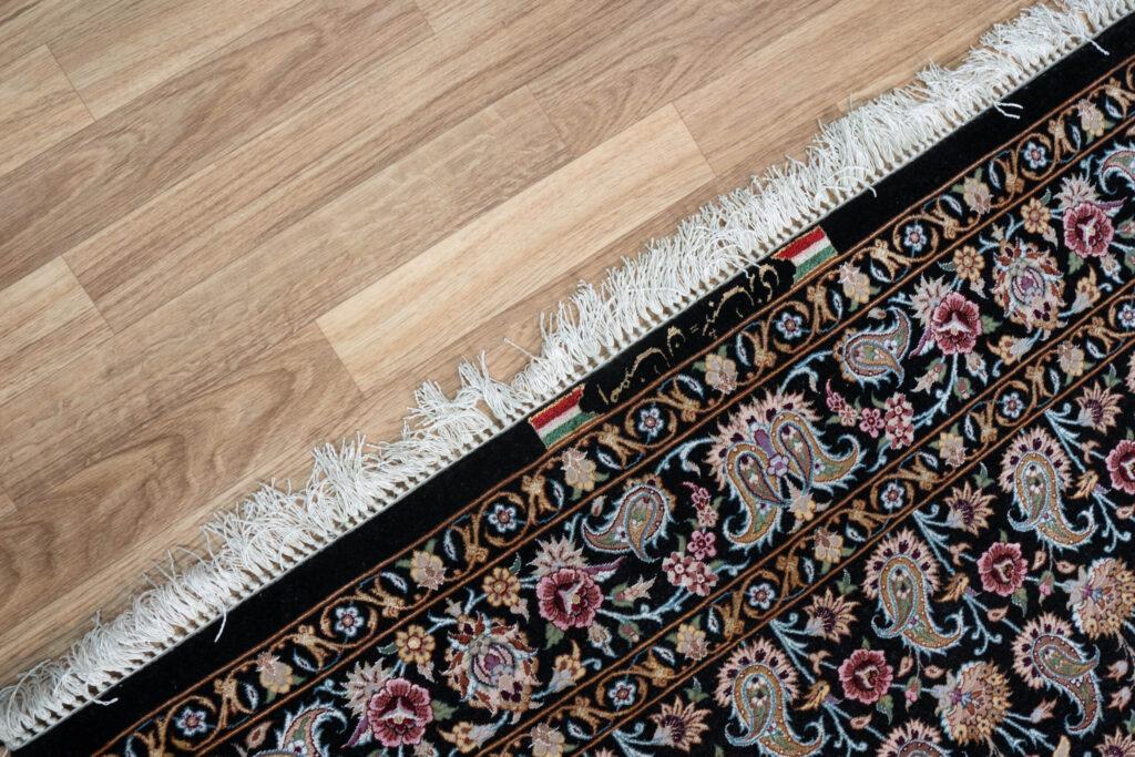 Isfahan Wool Silk Rug 3.9'x5.9' View 5