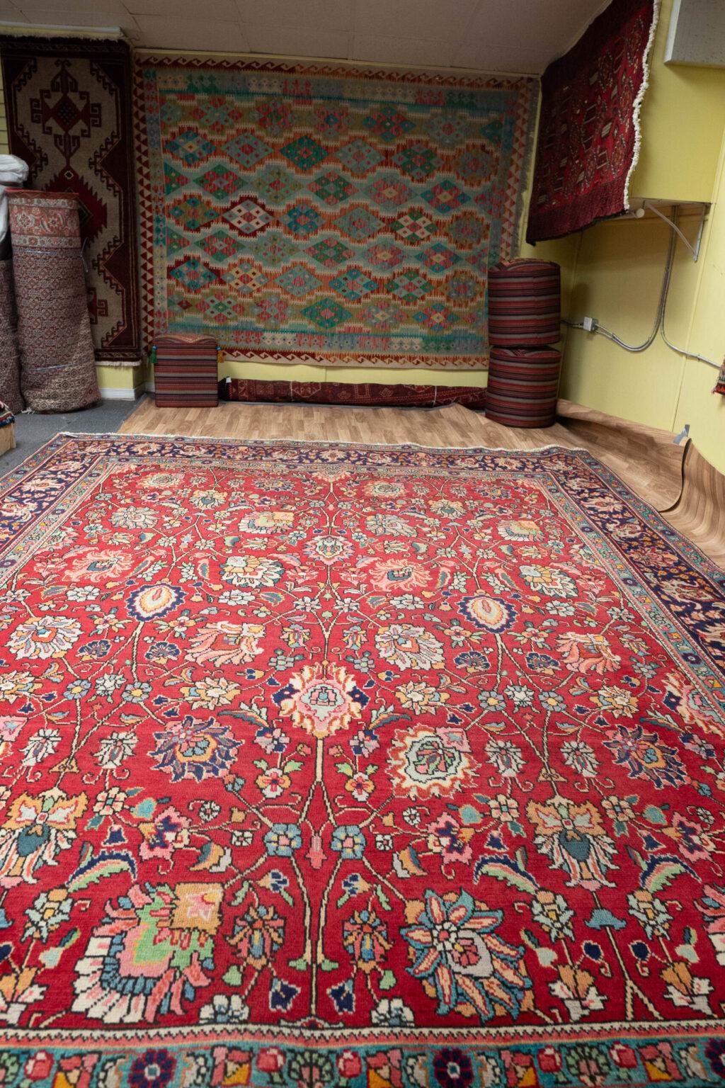 Tabriz Wool Rug 9.8x12.8 View 4